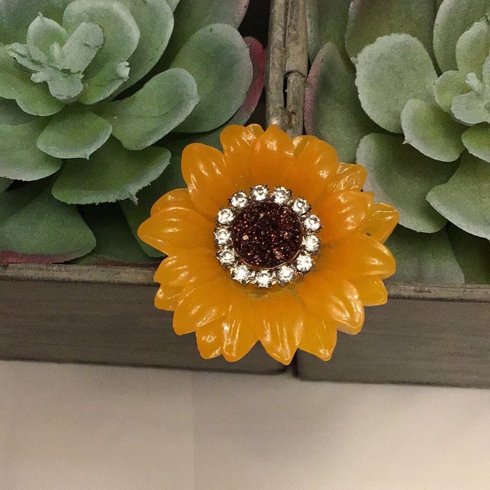 #132 Sunflower Brooch
